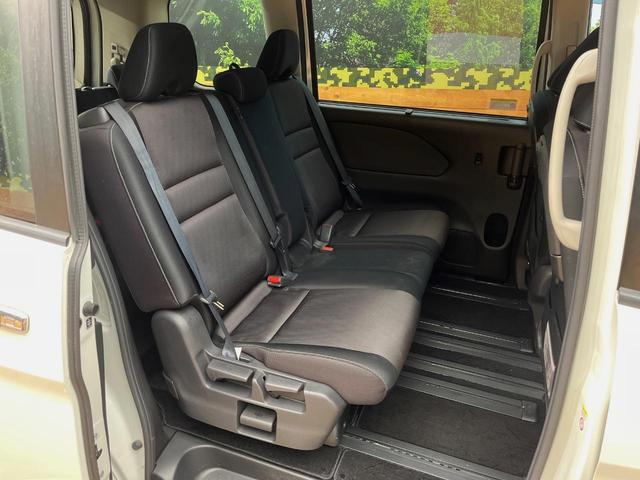 セレナ ハイウェイスター　プロパイロットエディション　４ＷＤ　純正ＳＤナビ　プロパイロット　ハンズフリー両側電動ドア　ＬＥＤヘッドライト　オートブレーキホールド　ＥＴＣ　バックカメラ　フォグライト　レーダークルーズコントロール（10枚目）