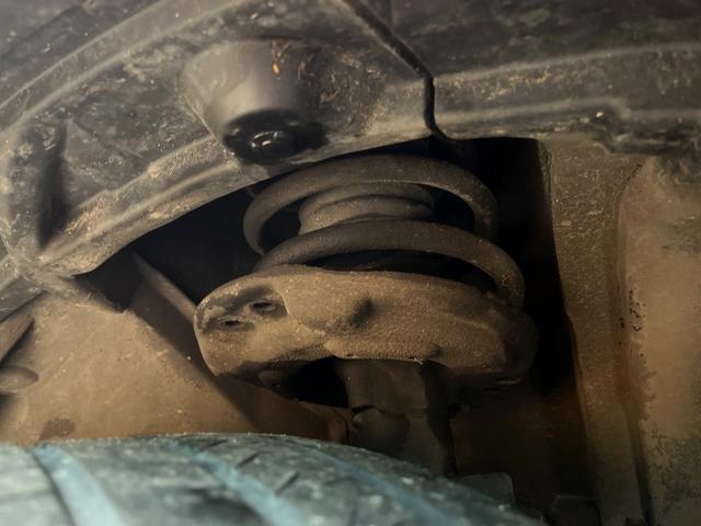 エクストレイル ２０Ｘ　ハイブリッド　エマージェンシーブレーキＰ　４ＷＤ　純正ナビ　シートヒーター　電動リアゲート　デュアルエアコン　ＬＥＤヘッドライト　オートライト　スマートキー　ＥＴＣ　純正１７インチアルミホイール（20枚目）