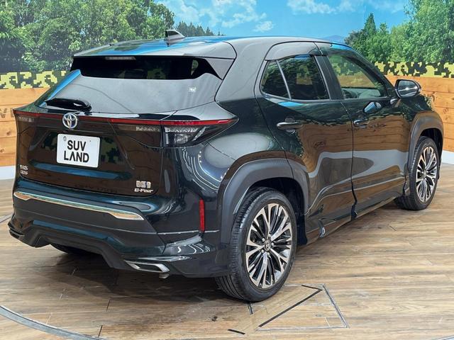 ヤリスクロス ハイブリッドＺ　４ＷＤ　禁煙車　モデリスタエアロ　８型ディスプレイオーディオ　全周囲カメラ　ハンズフリーパワーバックドア　寒冷地仕様　シートヒーター　レーダークルーズコントロール　パワーシート　純正１８インチアルミ（17枚目）