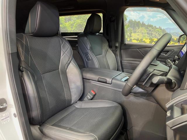 ヴェルファイアハイブリッド Ｚ　プレミア　４ＷＤ　後席モニター　左右独立ムーンルーフ　１４型ディスプレイオーディオ　シートベンチレーション　全周囲カメラ　デジタルインナーミラー　禁煙車　３眼ＬＥＤヘッドライト　ブラインドスポットモニター（11枚目）