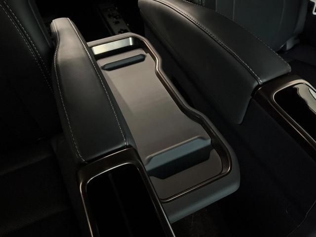 ヴェルファイアハイブリッド Ｚ　プレミア　４ＷＤ　後席モニター　左右独立ムーンルーフ　１４型ディスプレイオーディオ　シートベンチレーション　全周囲カメラ　デジタルインナーミラー　禁煙車　３眼ＬＥＤヘッドライト　ブラインドスポットモニター（34枚目）