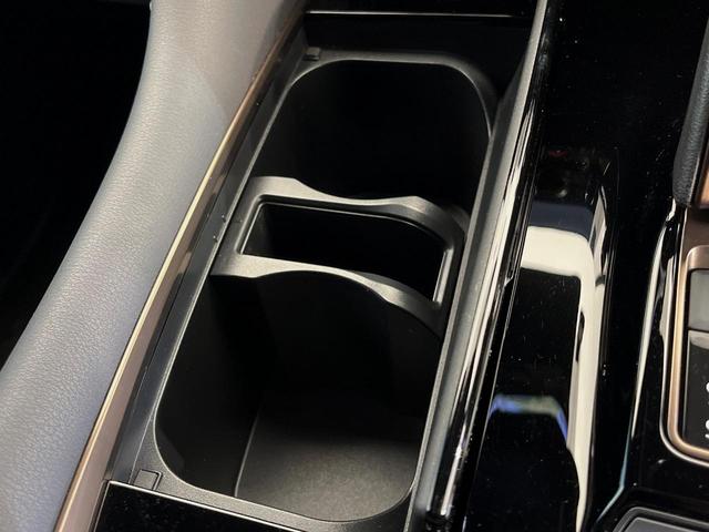 ヴェルファイアハイブリッド Ｚ　プレミア　４ＷＤ　後席モニター　左右独立ムーンルーフ　１４型ディスプレイオーディオ　シートベンチレーション　全周囲カメラ　デジタルインナーミラー　禁煙車　３眼ＬＥＤヘッドライト　ブラインドスポットモニター（45枚目）