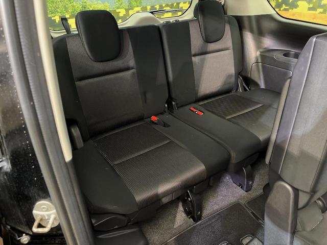 セレナ ハイウェイスター　ＶセレクションＩＩ　４ＷＤ　禁煙車　ＳＤナビ　後席モニター　全周囲カメラ　衝突軽減装置　リアオートエアコン　両側電動スライドドア　クルーズコントロール　ＥＴＣ　純正１５インチアルミホイール　純正革巻きステアリング（11枚目）