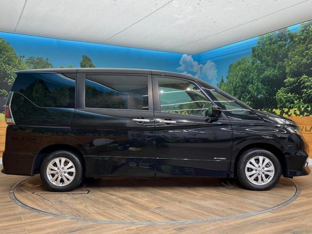 セレナ ハイウェイスター　ＶセレクションＩＩ　４ＷＤ　禁煙車　ＳＤナビ　後席モニター　全周囲カメラ　衝突軽減装置　リアオートエアコン　両側電動スライドドア　クルーズコントロール　ＥＴＣ　純正１５インチアルミホイール　純正革巻きステアリング（40枚目）