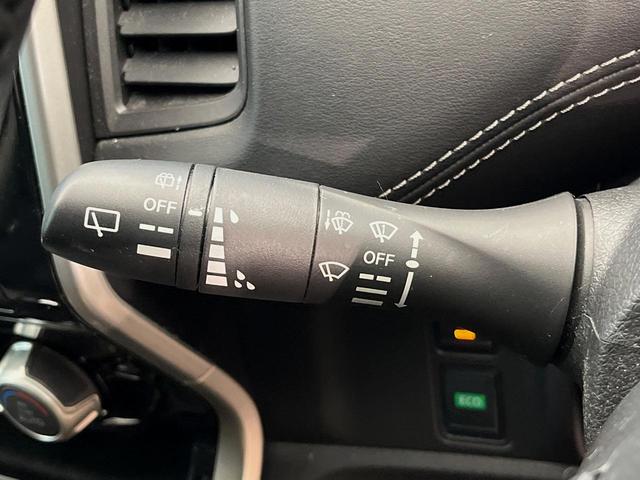 セレナ ハイウェイスター　ＶセレクションＩＩ　４ＷＤ　禁煙車　ＳＤナビ　後席モニター　全周囲カメラ　衝突軽減装置　リアオートエアコン　両側電動スライドドア　クルーズコントロール　ＥＴＣ　純正１５インチアルミホイール　純正革巻きステアリング（44枚目）