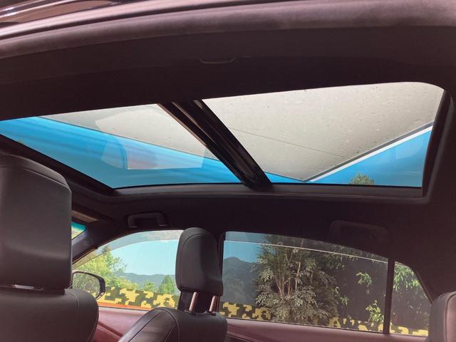 ハリアーハイブリッド プレミアム　アドバンスドパッケージ　４ＷＤ　禁煙車　メーカー８型ナビ　全周囲カメラ　ムーンルーフ　ＪＢＬサウンドシステム　黒革シート　シートヒーター　パワーバックドア　レーダークルーズコントロール　前席パワーシート　置くだけ充電（5枚目）