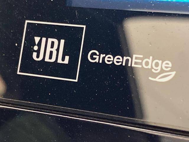 ハリアーハイブリッド プレミアム　アドバンスドパッケージ　４ＷＤ　禁煙車　メーカー８型ナビ　全周囲カメラ　ムーンルーフ　ＪＢＬサウンドシステム　黒革シート　シートヒーター　パワーバックドア　レーダークルーズコントロール　前席パワーシート　置くだけ充電（7枚目）