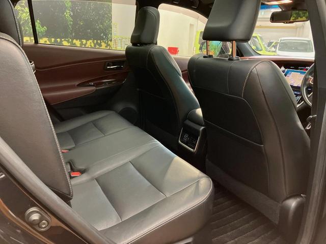 ハリアーハイブリッド プレミアム　アドバンスドパッケージ　４ＷＤ　禁煙車　メーカー８型ナビ　全周囲カメラ　ムーンルーフ　ＪＢＬサウンドシステム　黒革シート　シートヒーター　パワーバックドア　レーダークルーズコントロール　前席パワーシート　置くだけ充電（27枚目）