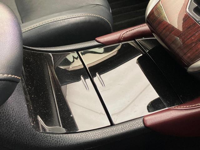 ハリアーハイブリッド プレミアム　アドバンスドパッケージ　４ＷＤ　禁煙車　メーカー８型ナビ　全周囲カメラ　ムーンルーフ　ＪＢＬサウンドシステム　黒革シート　シートヒーター　パワーバックドア　レーダークルーズコントロール　前席パワーシート　置くだけ充電（41枚目）