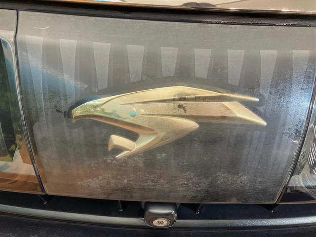 ハリアーハイブリッド プレミアム　アドバンスドパッケージ　４ＷＤ　禁煙車　メーカー８型ナビ　全周囲カメラ　ムーンルーフ　ＪＢＬサウンドシステム　黒革シート　シートヒーター　パワーバックドア　レーダークルーズコントロール　前席パワーシート　置くだけ充電（53枚目）