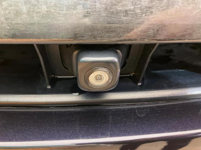 ハリアーハイブリッド プレミアム　アドバンスドパッケージ　４ＷＤ　禁煙車　メーカー８型ナビ　全周囲カメラ　ムーンルーフ　ＪＢＬサウンドシステム　黒革シート　シートヒーター　パワーバックドア　レーダークルーズコントロール　前席パワーシート　置くだけ充電（55枚目）