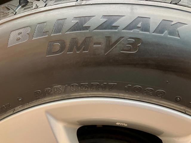 ハリアーハイブリッド プレミアム　アドバンスドパッケージ　４ＷＤ　禁煙車　メーカー８型ナビ　全周囲カメラ　ムーンルーフ　ＪＢＬサウンドシステム　黒革シート　シートヒーター　パワーバックドア　レーダークルーズコントロール　前席パワーシート　置くだけ充電（58枚目）