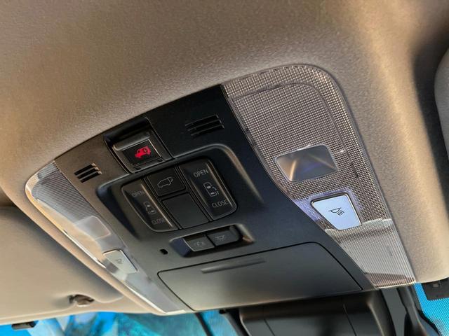 アルファードハイブリッド ＳＲ　４ＷＤ　フリップダウン　純正９型ナビ　シートエアコン　衝突軽減システム　両側電動スライドドア　レーダークルーズコントロール　メモリーシート　パワーバックドア　ＥＴＣ　バックカメラ（32枚目）