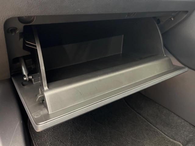 ＲＡＶ４ Ｇ　４ＷＤ　純正９インチナビ　禁煙車　レーダークルーズ　電動リアゲート　衝突被害軽減システム　パワーシート　バックカメラ　コーナーセンサー　ＬＥＤヘッドライト　　ルーフレール　ビルトインＥＴＣ（56枚目）