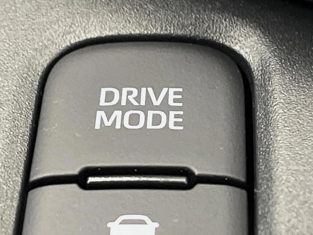 ヤリスクロス Ｚ　４ＷＤ　全周囲カメラ　８型ディスプレイオーディオ　禁煙車　ブラインドスポットモニター　レーダークルーズコントロール　シートヒーター　ＥＴＣ　ステアリングヒーター　ＬＥＤヘッドライト　フルセグ（32枚目）