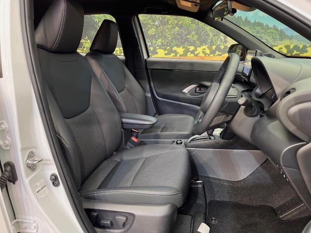 ヤリスクロス ハイブリッドＺ　４ＷＤ　全周囲カメラ　寒冷地仕様　８型ディスプレイオーディオ　禁煙車　ブラインドスポットモニター　シートヒーター　レーダークルーズ　ＥＴＣ　フルセグ　ＬＥＤヘッドライト　ステアリングヒーター（10枚目）