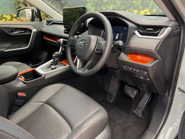 ＲＡＶ４ アドベンチャー　４ＷＤ　禁煙車　１０．５型ディスプレイオーディオ　寒冷地仕様　シートベンチレーション　メモリー機能付きパワーシート　バックカメラ　レーダークルーズコントロール　合皮レザーシート　ＥＴＣ（10枚目）