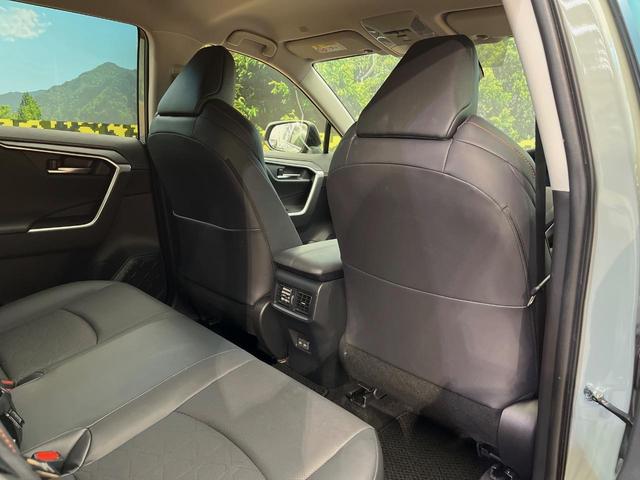 ＲＡＶ４ アドベンチャー　４ＷＤ　禁煙車　１０．５型ディスプレイオーディオ　寒冷地仕様　シートベンチレーション　メモリー機能付きパワーシート　バックカメラ　レーダークルーズコントロール　合皮レザーシート　ＥＴＣ（11枚目）