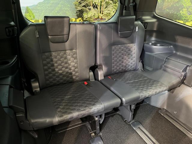 ヴォクシー Ｓ－Ｚ　４ＷＤ　両側電動ドア　禁煙車　寒冷地仕様　衝突被害軽減システム　レーダークルーズコントロール　バックカメラ　コーナーセンサー　スマートキー　ＬＥＤヘッドライト　ＥＴＣ２．０　純正１６インチアルミ（10枚目）