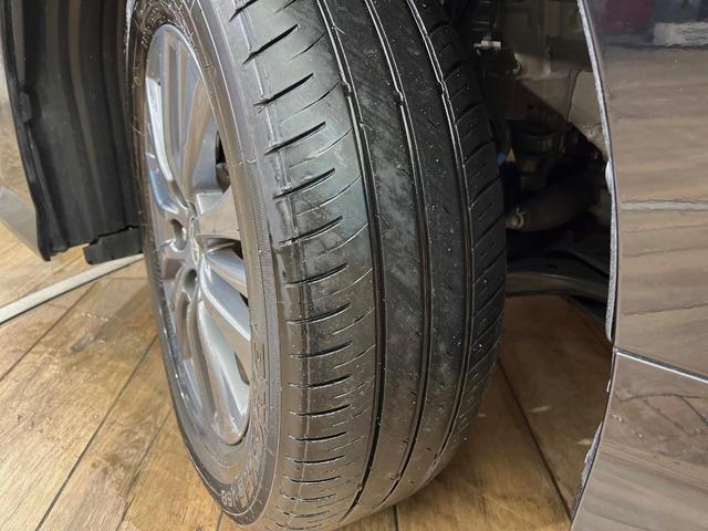 ヴォクシー Ｓ－Ｚ　４ＷＤ　両側電動ドア　禁煙車　寒冷地仕様　衝突被害軽減システム　レーダークルーズコントロール　バックカメラ　コーナーセンサー　スマートキー　ＬＥＤヘッドライト　ＥＴＣ２．０　純正１６インチアルミ（33枚目）