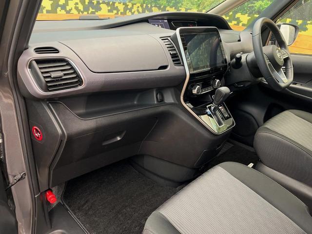 セレナ ハイウェイスターＶ　４ＷＤ　フリップダウンモニター　純正１０インチナビ　全周囲カメラ　プロパイロット　デジタルインナーミラー　両側電動スライドドア　ＬＥＤヘッドライト　電動パーキングブレーキ（37枚目）