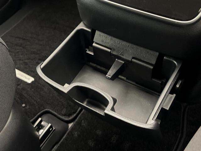 セレナ ハイウェイスターＶ　４ＷＤ　フリップダウンモニター　純正１０インチナビ　全周囲カメラ　プロパイロット　デジタルインナーミラー　両側電動スライドドア　ＬＥＤヘッドライト　電動パーキングブレーキ（52枚目）