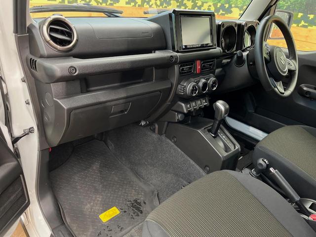 ジムニー ＸＣ　禁煙車　８インチＳＤナビ　クルーズコントロール　衝突被害軽減装置　バックカメラ　シートヒーター　ＬＥＤヘッドライト　オートライト　純正１６インチアルミ　オートエアコン　ＥＴＣ　スマートキー（31枚目）