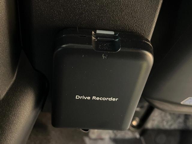 ジムニー ＸＣ　禁煙車　８インチＳＤナビ　クルーズコントロール　衝突被害軽減装置　バックカメラ　シートヒーター　ＬＥＤヘッドライト　オートライト　純正１６インチアルミ　オートエアコン　ＥＴＣ　スマートキー（41枚目）