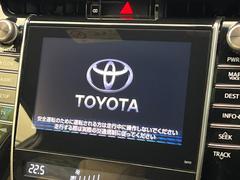 【メーカー純正ナビ】インテリアに溶け込むスタイリッシュな「専用設計」メーカーナビを装備♪視認性や操作性など基本性能にも優れ、より上質なカーライフをお楽しみいただけます。 3