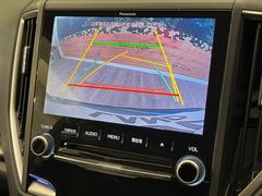 【バックカメラ】駐車時に後方がリアルタイム映像で確認できます。大型商業施設や立体駐車場での駐車時や、夜間のバック時に大活躍！運転スキルに関わらず、今や必須となった装備のひとつです！ 4