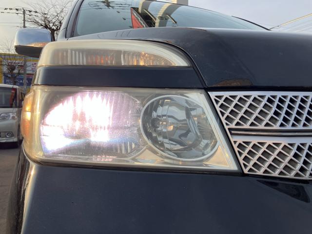 ヴォクシー Ｚ　煌　４ＷＤ　キーレス　エンジンスターター　オートエアコン　左右電動スライドドア　ステアリングシフト　ＨＩＤライト　純正１５インチアルミ（17枚目）