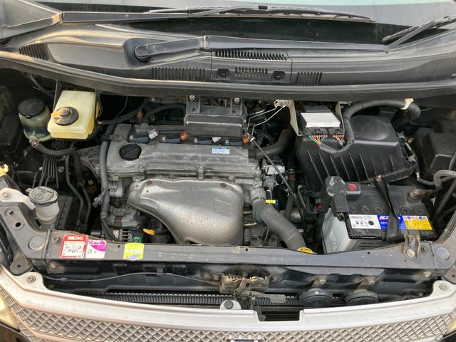 ヴォクシー Ｚ　煌　４ＷＤ　キーレス　エンジンスターター　オートエアコン　左右電動スライドドア　ステアリングシフト　ＨＩＤライト　純正１５インチアルミ（19枚目）