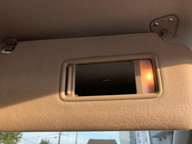 ヴォクシー Ｚ　煌　４ＷＤ　キーレス　エンジンスターター　オートエアコン　左右電動スライドドア　ステアリングシフト　ＨＩＤライト　純正１５インチアルミ（33枚目）