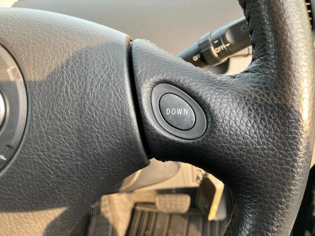 ヴォクシー Ｚ　煌　４ＷＤ　キーレス　エンジンスターター　オートエアコン　左右電動スライドドア　ステアリングシフト　ＨＩＤライト　純正１５インチアルミ（35枚目）