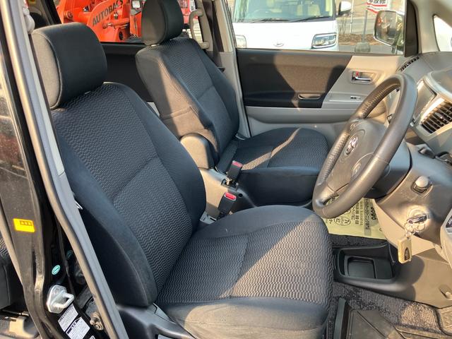 ヴォクシー Ｚ　煌　４ＷＤ　キーレス　エンジンスターター　オートエアコン　左右電動スライドドア　ステアリングシフト　ＨＩＤライト　純正１５インチアルミ（39枚目）