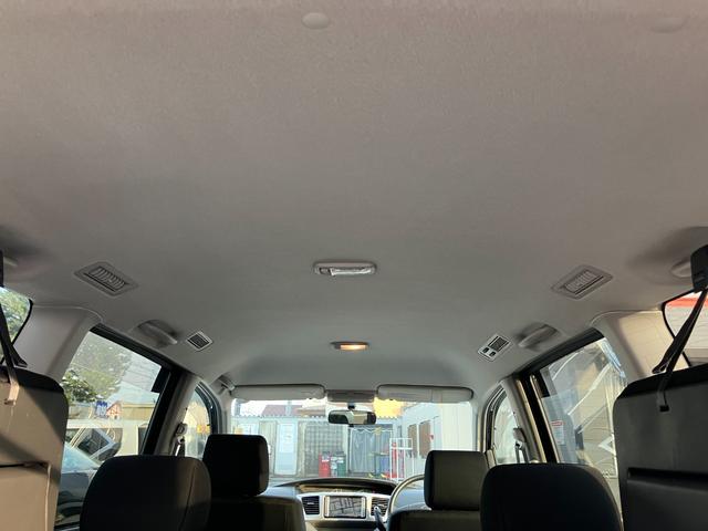 ヴォクシー Ｚ　煌　４ＷＤ　キーレス　エンジンスターター　オートエアコン　左右電動スライドドア　ステアリングシフト　ＨＩＤライト　純正１５インチアルミ（44枚目）