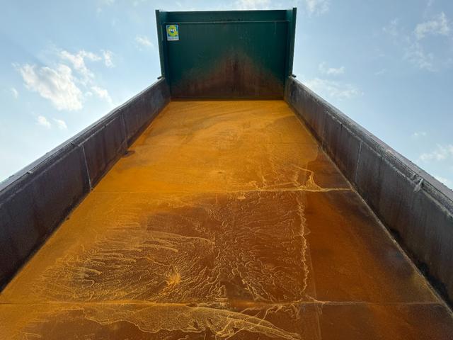 プロフィア 10.3t 新明和製ロングダンプ 6.3m荷台長 走行385000km 360馬力 7速 車検令和8年6月 定員2名 電動コボレーン 300Lタンク 積載量10,300kg 車輌総重量21,930kg(17枚目)