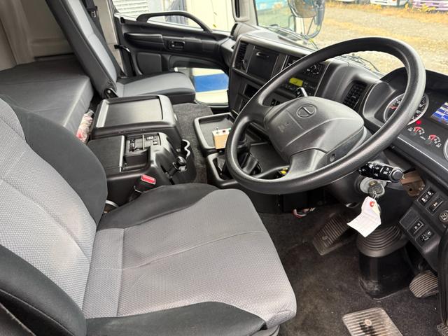 プロフィア 10.3t 新明和製ロングダンプ 6.3m荷台長 走行385000km 360馬力 7速 車検令和8年6月 定員2名 電動コボレーン 300Lタンク 積載量10,300kg 車輌総重量21,930kg(41枚目)