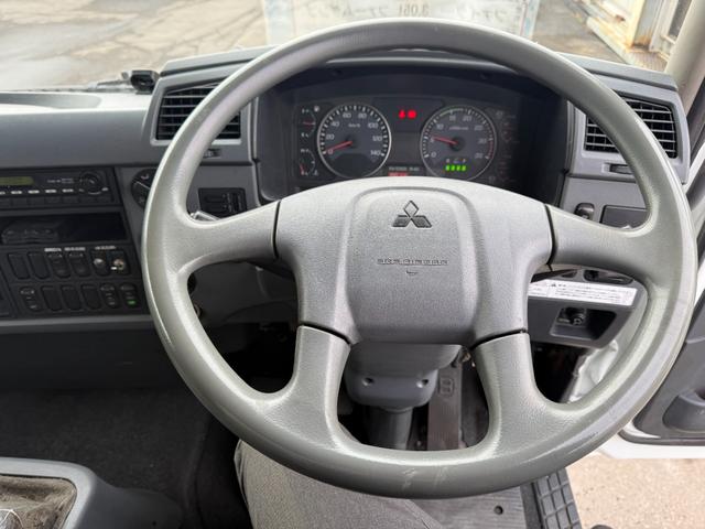 ファイター 　４ｔワイド　ファームダンプ　極東開発工業製新品架装　荷台寸５．３ｍ長×２．３５ｍ幅　走行４３８２００ｋｍ　６速ＭＴ　定員２名　２２０馬力　車輌総重量７９６０ｋｇ　車検整備付（32枚目）