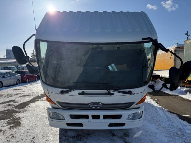 レンジャープロ 4tワイド ファームダンプ 極東開発工業製新品架装 荷台寸5.3m長×2.35m幅 走行468000km 6速MT 定員2名 240馬力 車輌総重量7980kg 車検整備付(12枚目)