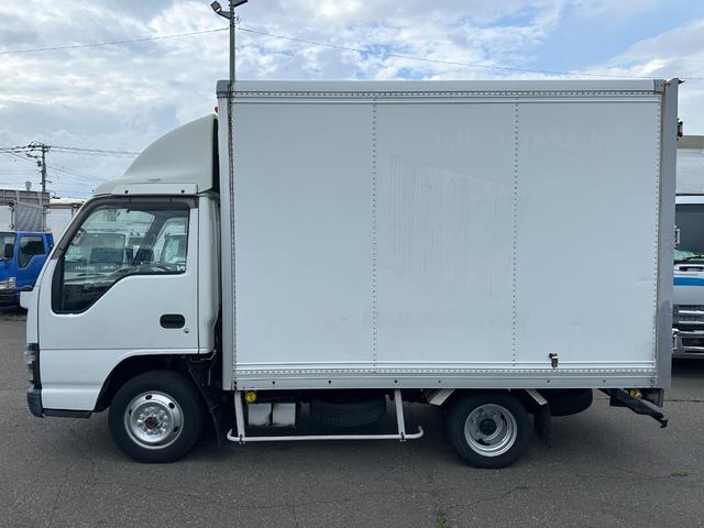 エルフトラック 　１．３ｔ　４ＷＤ　ドライバン　３．１ｍ荷台長　定員３名　５速　抹消時積載量１３００ｋｇ　車輌総重量４０２５ｋｇ　走行７２５００ｋｍ　車検整備付（3枚目）