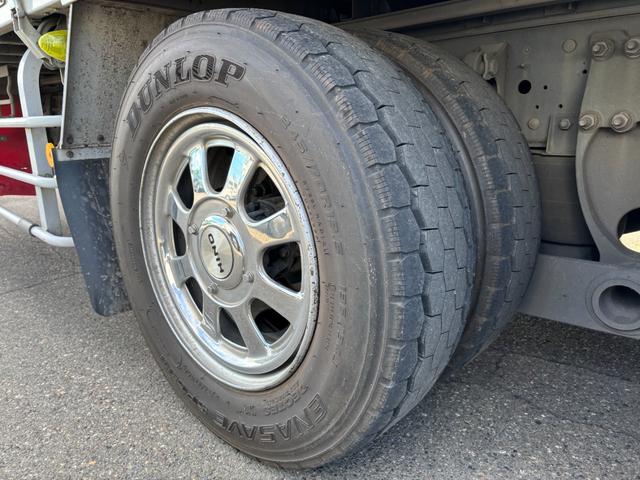 プロフィア 　１１ｔ　アルミウィング　ベッド付　荷台寸９．５ｍ長×２．４ｍ幅×２．６ｍ高　走行５２８１６０ｋｍ　３６０馬力　７速　定員２名　積載量１１３００ｋｇ　車輌総重量２３４８０ｋｇ　車検整備付　バックモニター（38枚目）