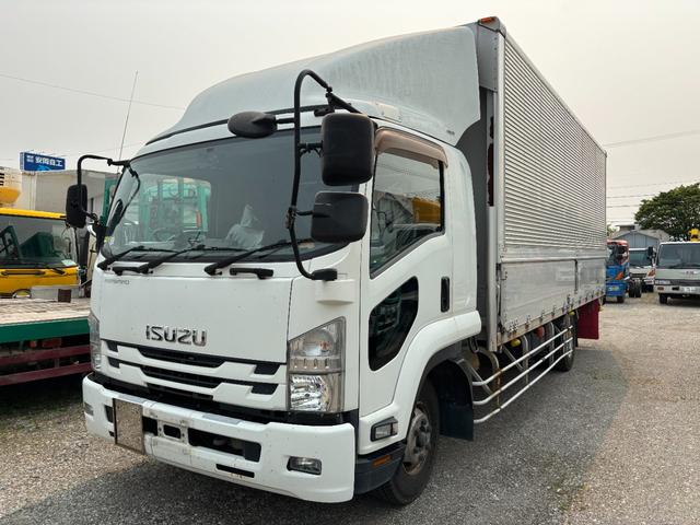 フォワード 　増ｔ　ワイド　ベッド付　アルミウィング　日本フルハーフ製　荷台寸６．２ｍ長×２．４ｍ幅×２．４ｍ高　走行３７５０００ｋｍ　６速　２４０馬力　積載量５４００ｋｇ　車輌総重量１０９９０ｋｇ　車検整備付（8枚目）