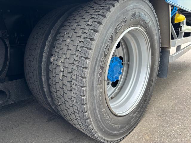 プロフィア 　１２．６ｔ　セルフ４段クレーン　タダノ製ＺＦ５０４　ウインチ　ラジコン　荷台寸８．７ｍ×２．４５ｍ　走行５６４１００ｋｍ　３８０馬力　定員２名　７速　積載量１２６００ｋｇ　車検令和８年５月迄（42枚目）