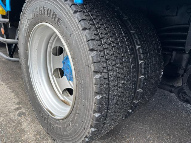 スーパーグレート 　１１．８ｔ　セルフ４段クレーン　タダノ製ＺＲ５０４　ラジコン　荷台寸８．７４ｍ×２．３７ｍ　走行２９４６００ｋｍ　３８０馬力　７速　定員２名　積載量１１８００ｋｇ　　車検整備付　アドブルー（40枚目）