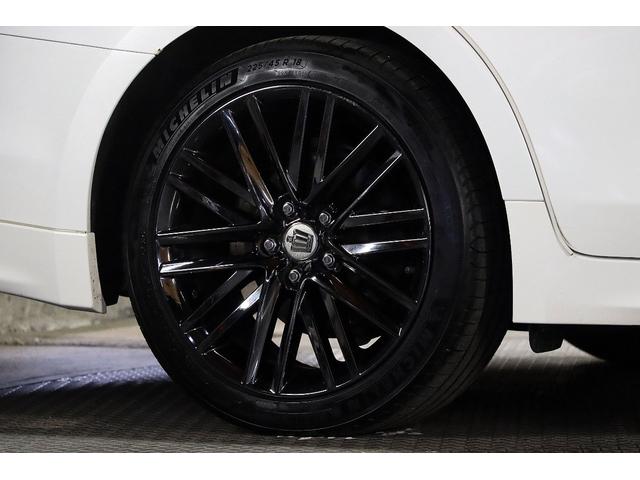クラウンハイブリッド アスリートＳＦｏｕｒブラックスタイル４ＷＤ本州仕入特別仕様車　ブラックスパッタリング１８ＡＷ／新品社外ハンドル／ソナー／メッキリング／オートポール／オートリアサンシェード／フルセグＴＶ／ＴＶキャンセラー／ルームＬＥＤ／Ｂｌｕｅｔｏｏｔｈ／ＥＴＣ／ＵＳＢ／ＤＶＤ（13枚目）