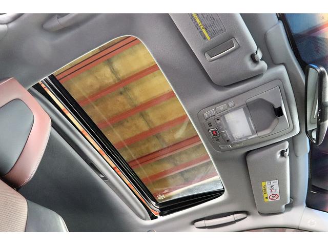 クラウンハイブリッド アスリートＳＦｏｕｒブラックスタイル４ＷＤ本州仕入特別仕様車　ブラックスパッタリング１８ＡＷ／新品社外ハンドル／ソナー／メッキリング／オートポール／オートリアサンシェード／フルセグＴＶ／ＴＶキャンセラー／ルームＬＥＤ／Ｂｌｕｅｔｏｏｔｈ／ＥＴＣ／ＵＳＢ／ＤＶＤ（22枚目）