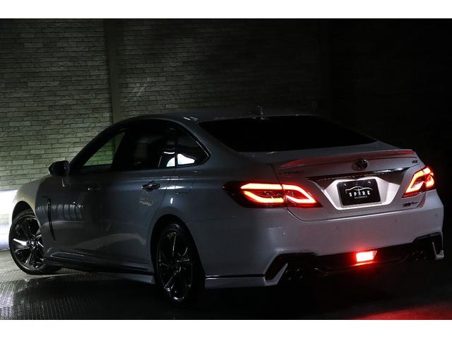 クラウンハイブリッド ＲＳアドバンスＦｏｕｒ４ＷＤＴＲＤフルエアロ４本出しマフラー　本州仕入／禁煙車／寒冷地リアフォグ／ＮＥＷリアスモーク施工／パノラミックビュー全方位カメラ／デジタルインナーミラー／ハーフレザーシート／ナビ／フルセグＴＶ／３眼ＬＥＤヘッドライト／カードキー／ドラレコ（3枚目）