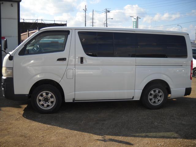 レジアスエースバン ロングDX 本州仕入 オートマ4WD 走行168000KM ABS Wエアバック キーレス Wエアコン リヤヒーター ナビ CD Bカメラ AC100V電源 ETC ヘッドライトレベライザー プライバシーガラス(4枚目)