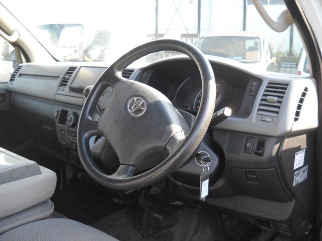 レジアスエースバン ロングDX 本州仕入 オートマ4WD 走行168000KM ABS Wエアバック キーレス Wエアコン リヤヒーター ナビ CD Bカメラ AC100V電源 ETC ヘッドライトレベライザー プライバシーガラス(7枚目)